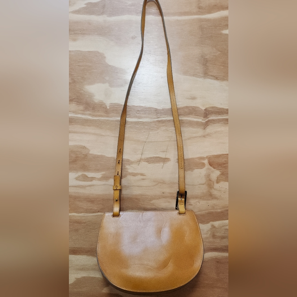 Chloé Georgia Crossbody Bag in Curry Yellow - Picture 14 of 15